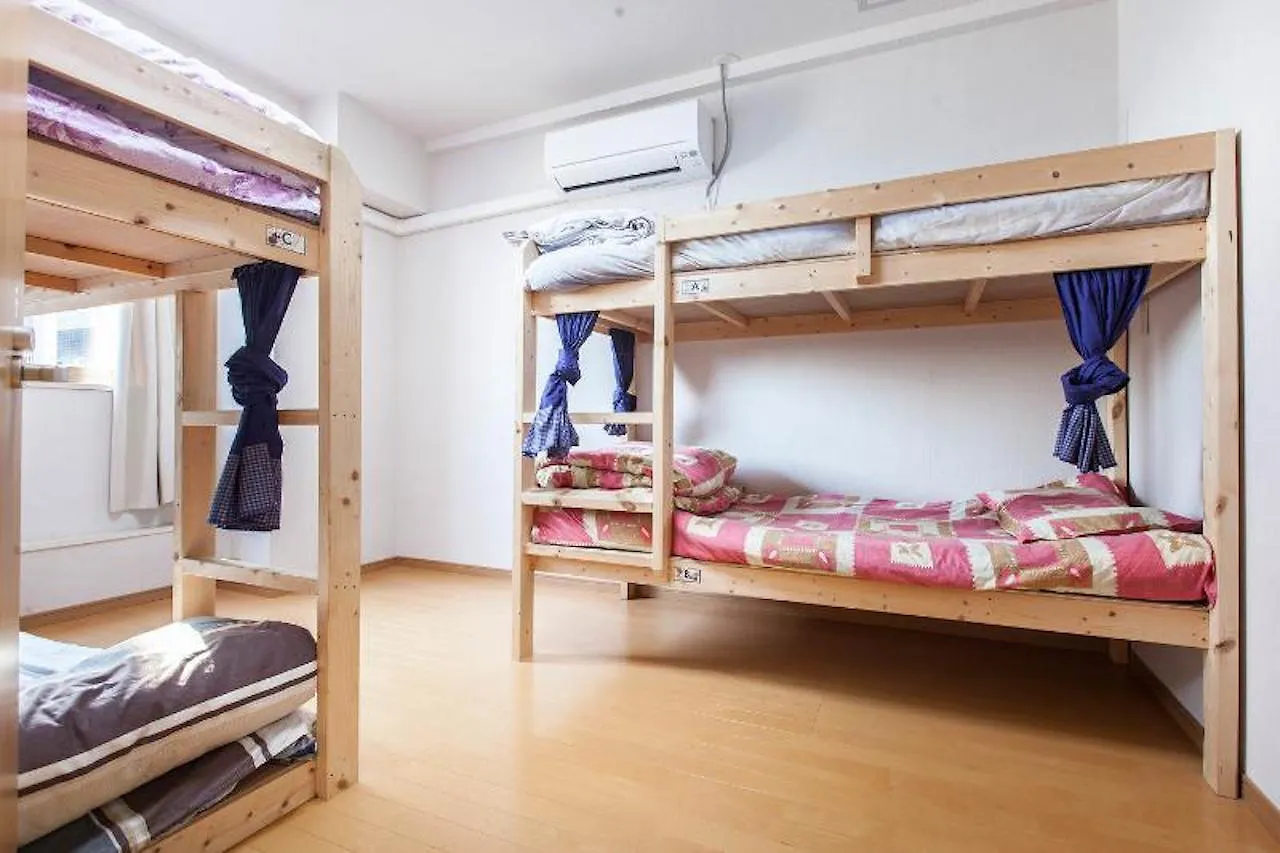 מלון טוקיו 3Q House יפן